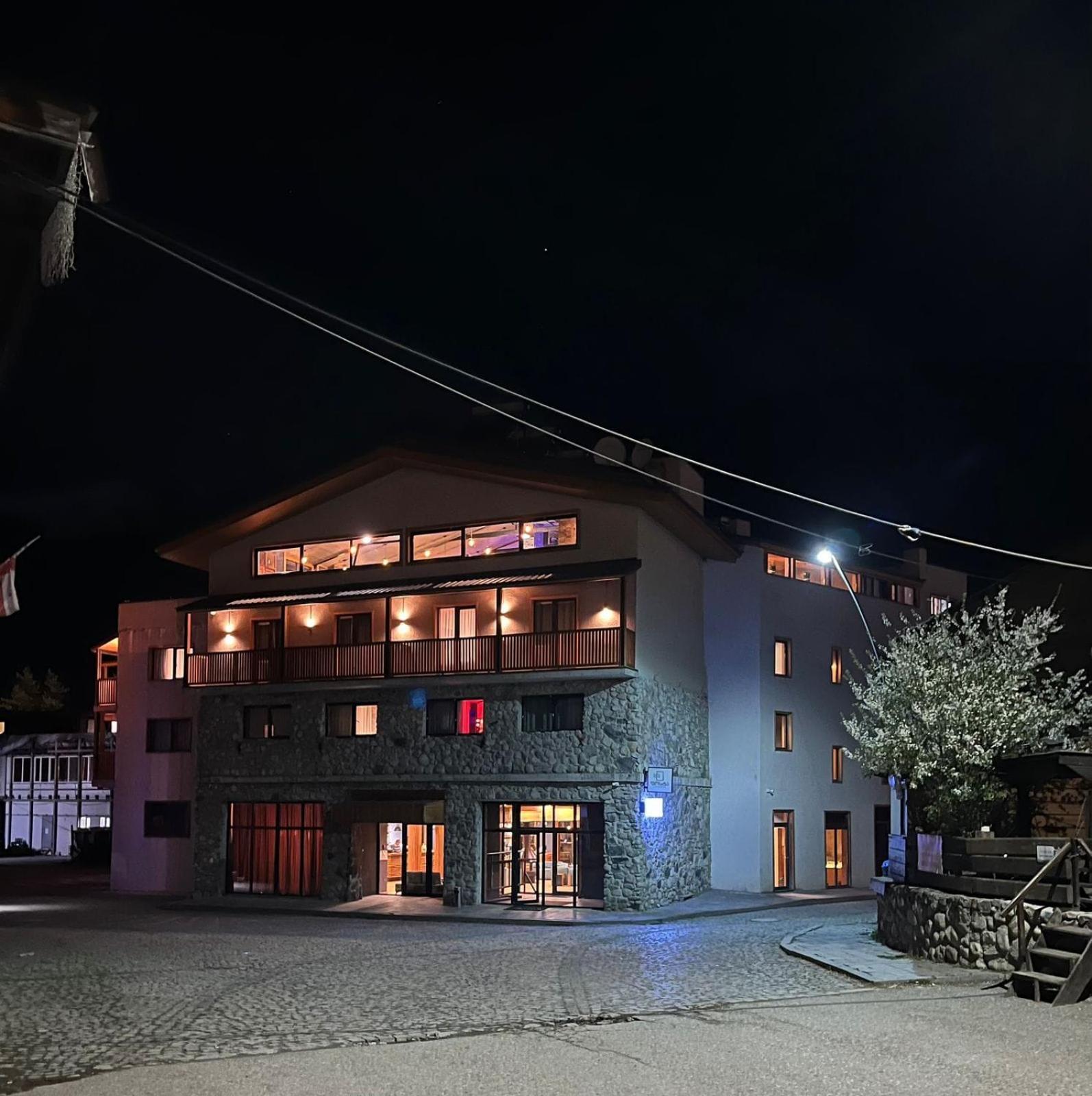 Hotel Posta Mestia Luaran gambar