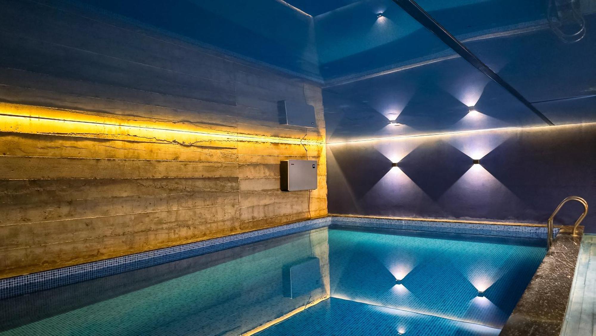 Hotel Posta Mestia Luaran gambar